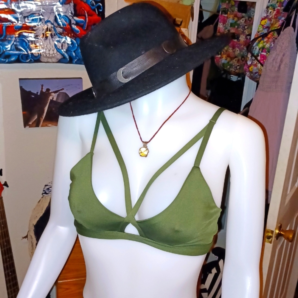 Halogen Green Bra